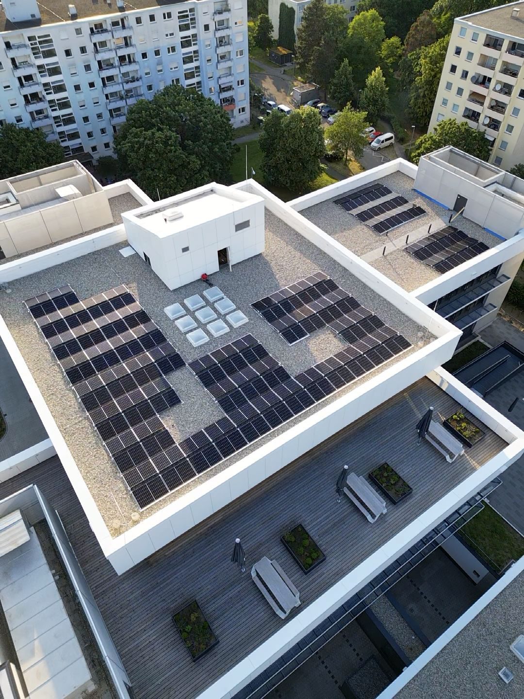 Wohnquartier mit Flachdach-PV